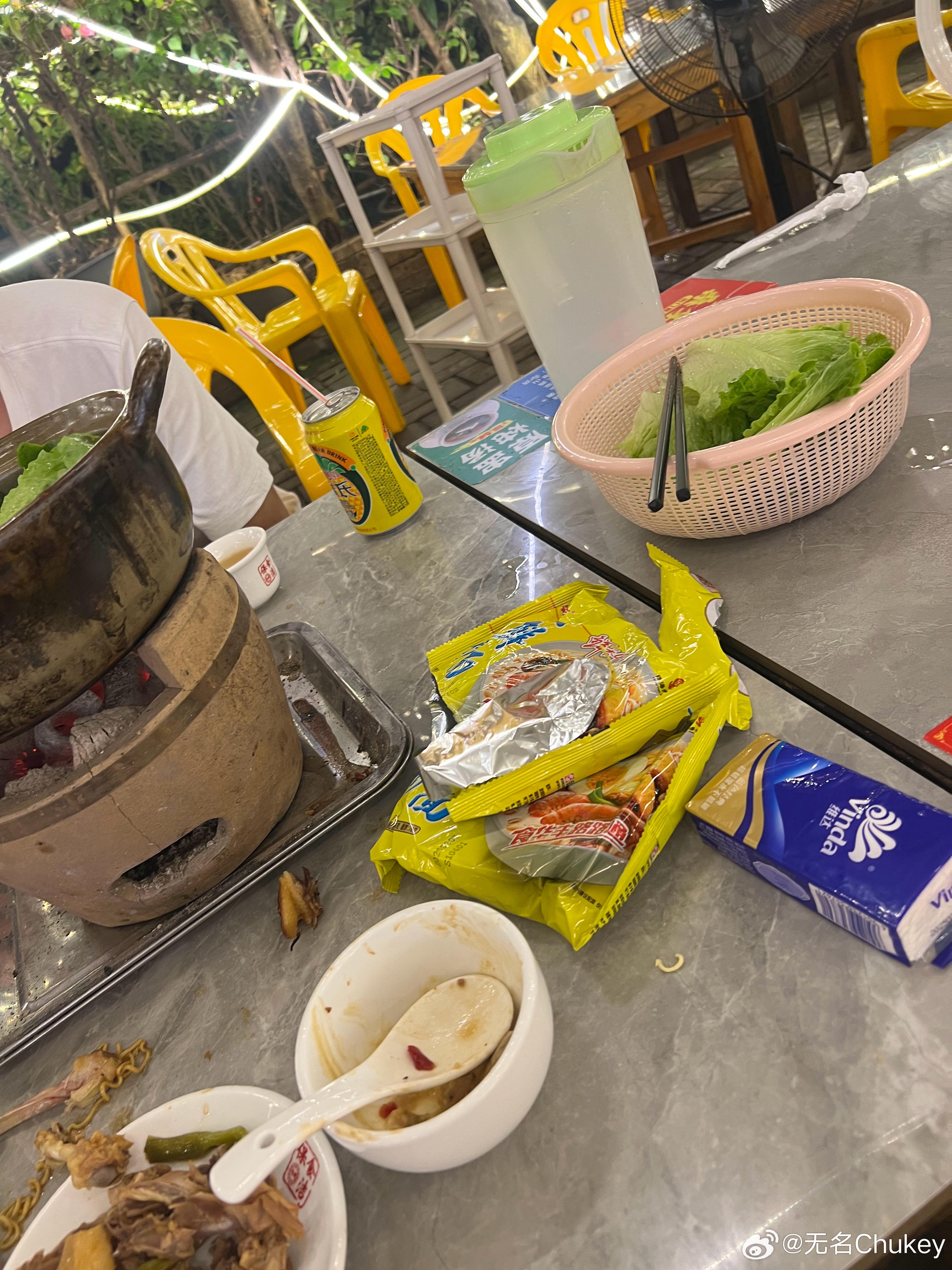 华丰真的是靠这些各种煲起死回生的，不得了啊 清远·天桥底鸡煲