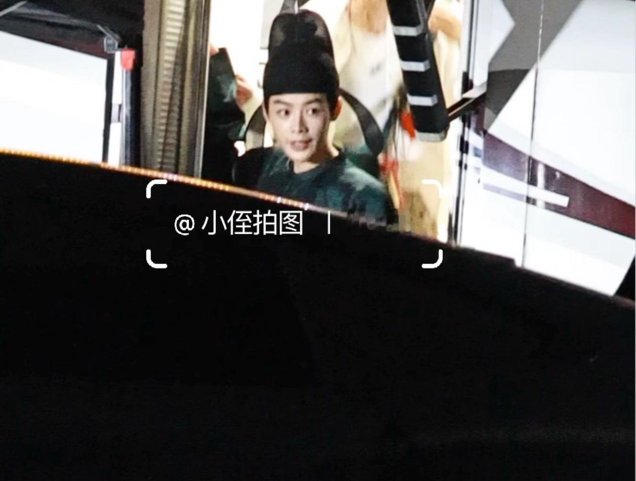 此儿童吃完儿童套餐从房车下来继续上班当官去了吗[流鼻血] 陈丽君祝姑娘 陈丽君祝