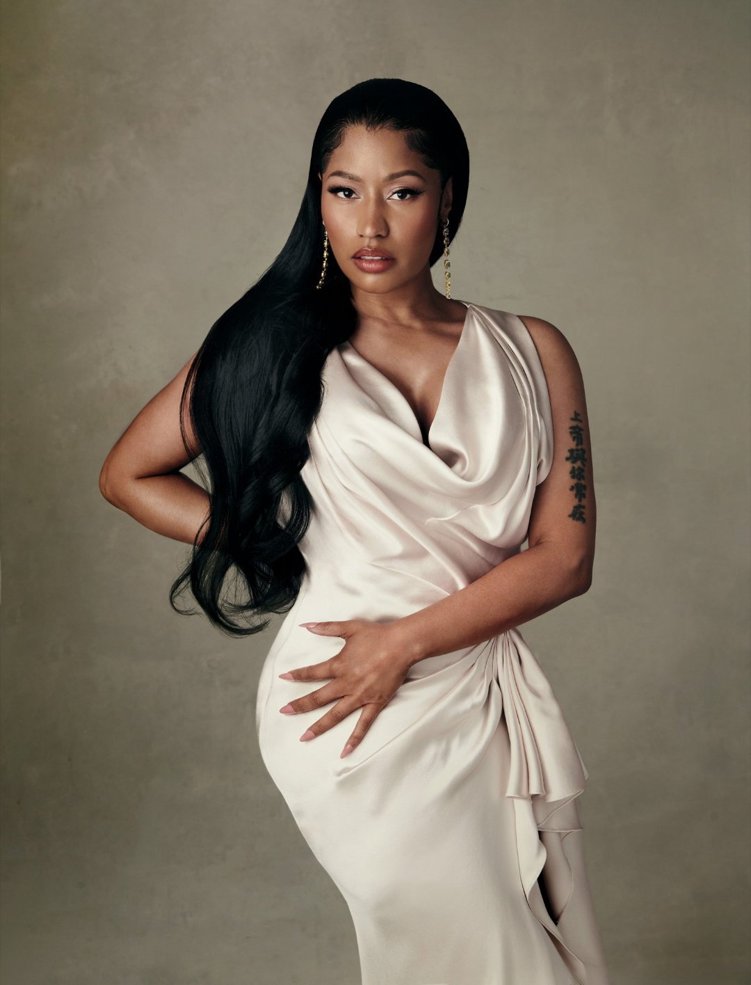 今天是说唱天后Nicki Minaj的42岁生日[蛋糕] 
