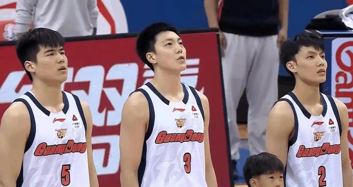 辽粤大战本赛季确实不会出现，辽宁队和广东队的季后赛结局几乎一样，最后都将被上海队