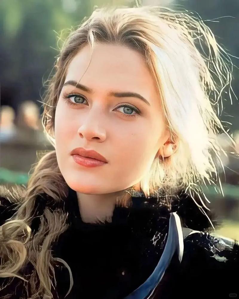 曾经的地球球花的女儿原来长这样，不丑，有点像甜瓜🍈，去掉妆容就很普通了，我都做