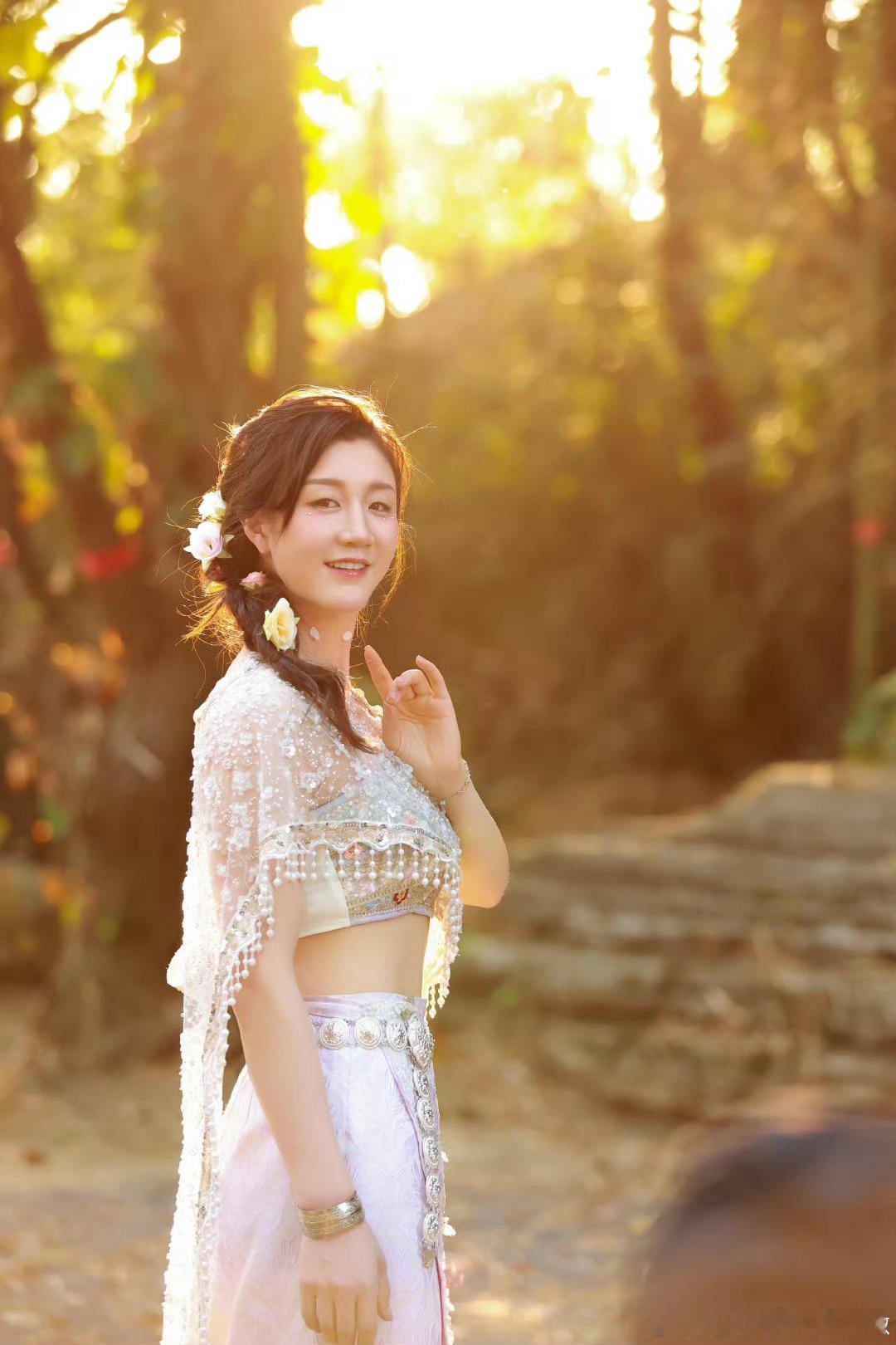 是女儿是妈妈2全员爆改傣妹是女儿是妈妈这波爆改太绝了！黄圣依带着妈妈秒变泼水节女