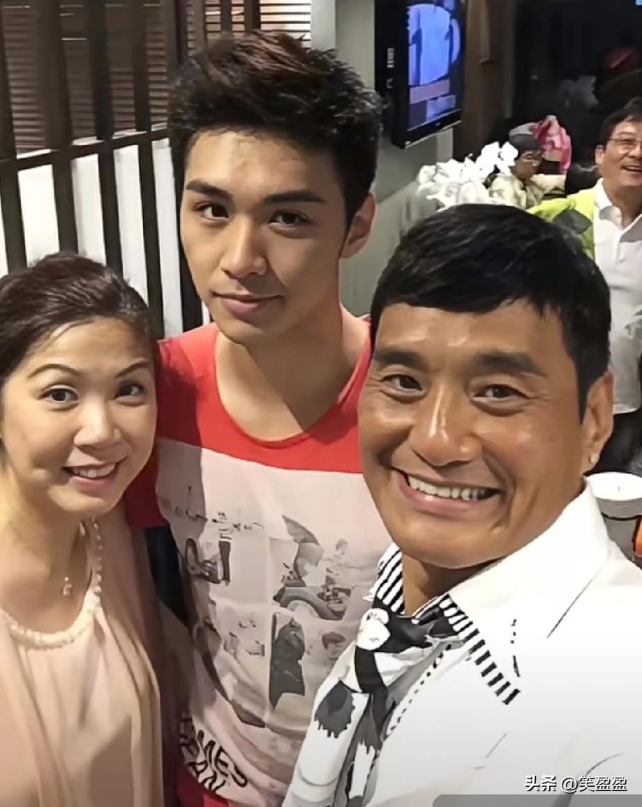 “TVB御用恶人”王俊棠，曾担任校长谭咏麟的保镖，是李修贤万能影业旗下力捧的演员