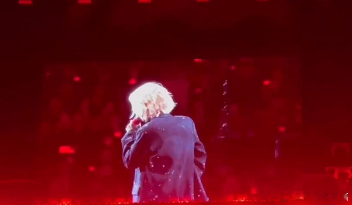 华晨宇 幸好我是一个创作歌手  华晨宇在深圳演唱会上的表达，凸显出创作带给他的自