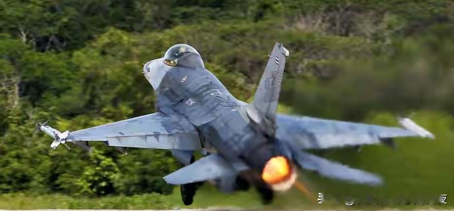 泰柬再次爆发冲突：动用装甲部队推进，远程火箭炮轰炸对方阵地