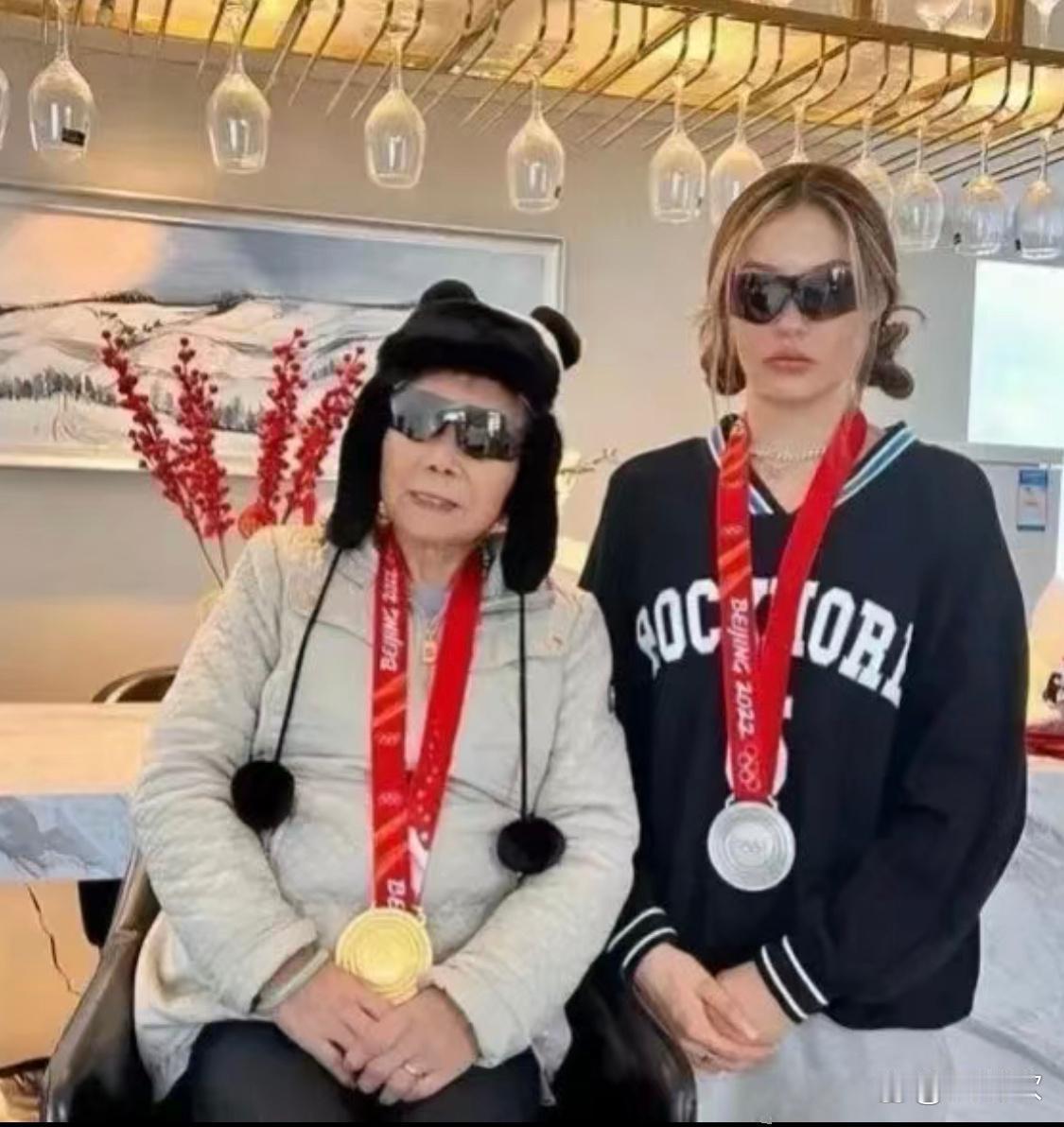 谷爱凌虽然西化，但很孝顺，有什么好东西都会想着外婆 