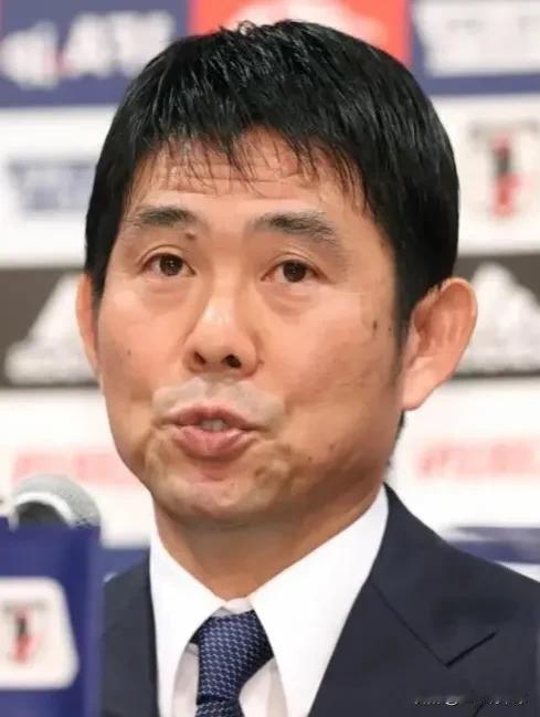 不得不服！日本主帅一针见血道出国足弱点，这三点急需改变：
1. 思想包袱太严重，