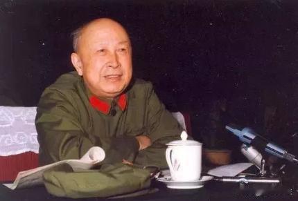 伟大科学家钱学森曾经留下了一句警告:“想要瓦解一个民族，只要抽掉男人的脊梁和血性