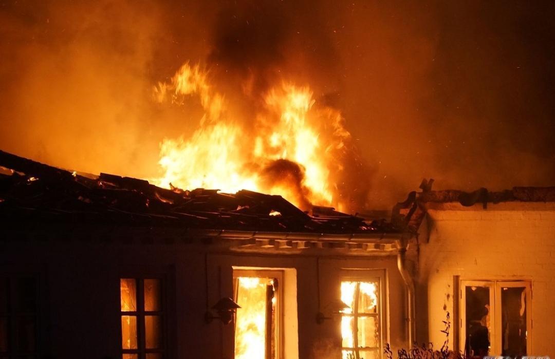 美伊于巴基斯坦首府之议和，因双方互拒对方条件而破裂。原议一日之期，实则三轮廿一时