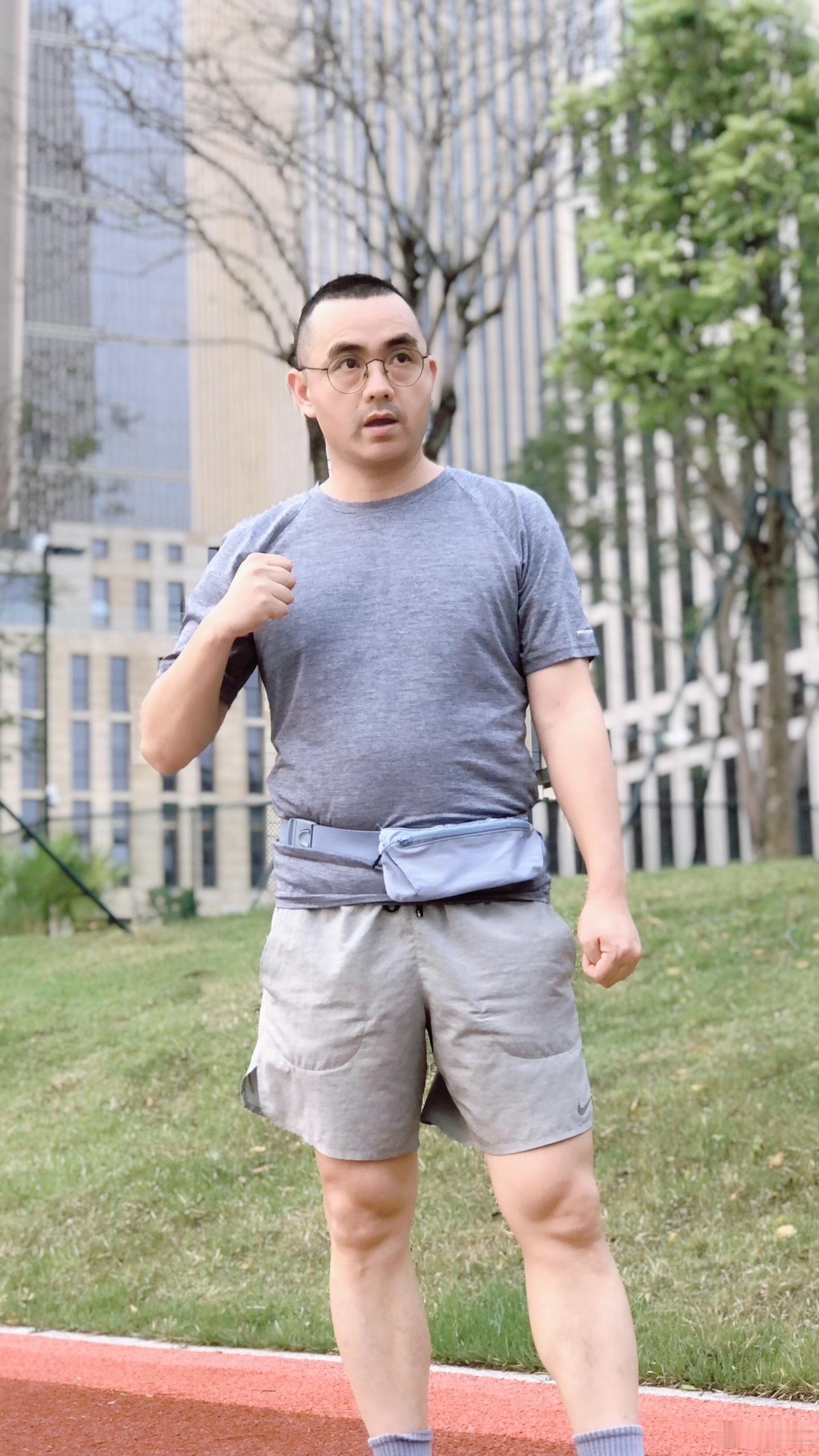 跑步打卡 周末不懈怠，6公里户外跑✌️！ 