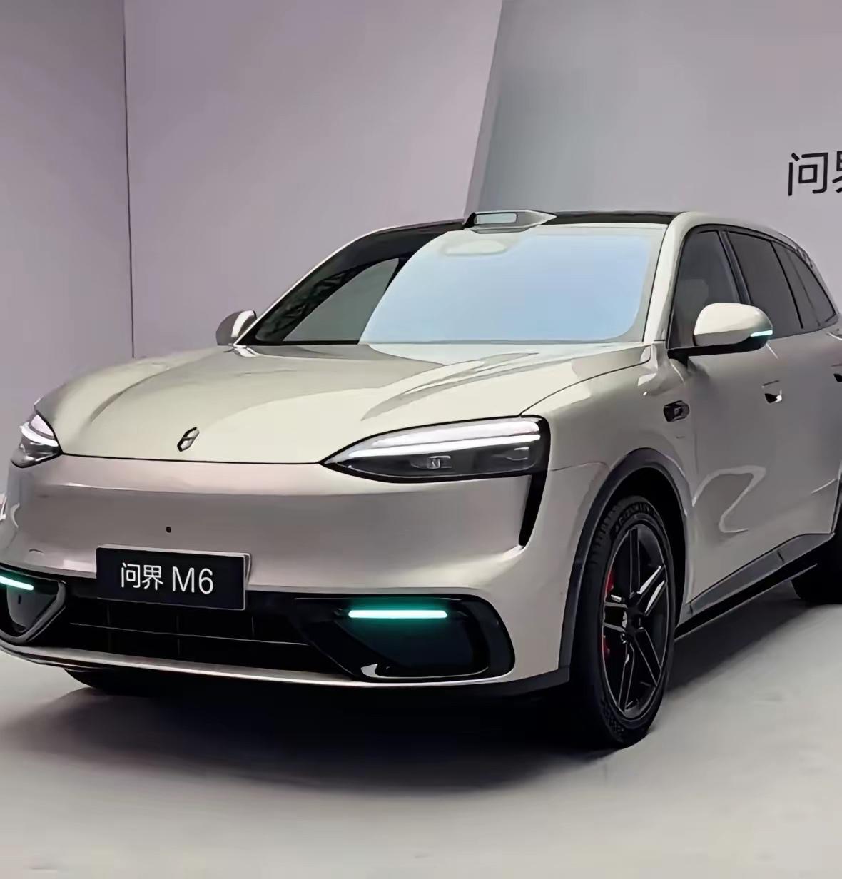 价格一出来，我还是低估了赛力斯的实力，直接26.98万起。
之前预测23万，因为