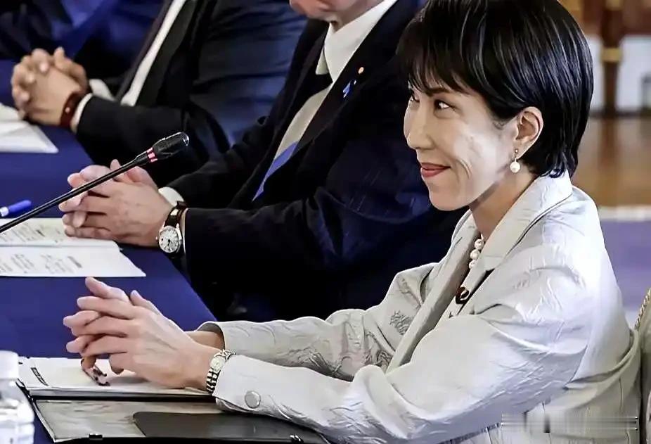 二十年前为侵华战争洗白！如今当上首相，她岂会放弃早已扭曲的世界观

近日，环球网