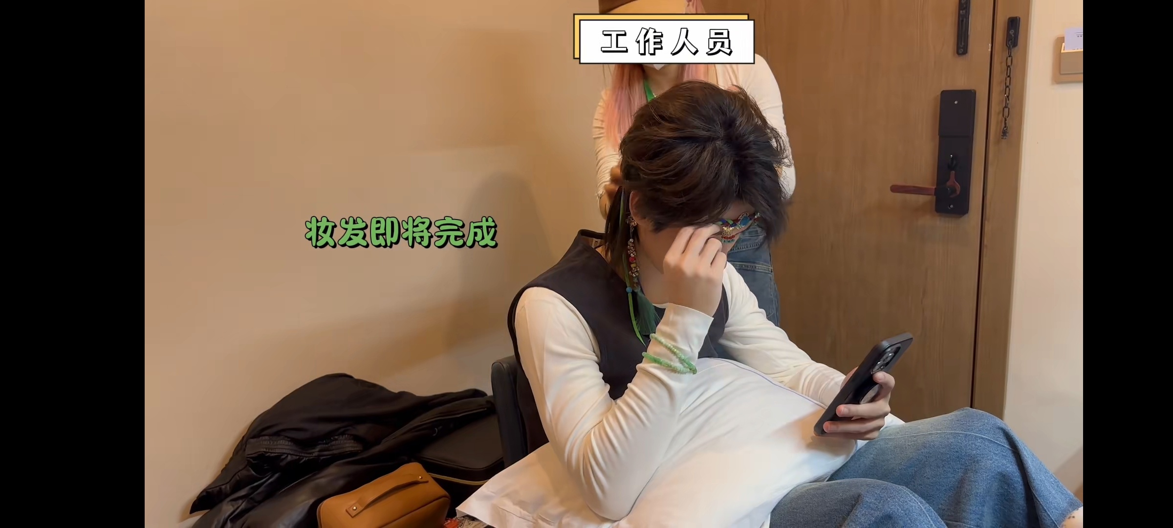 孩子不光知道穿秋裤还知道穿保暖马甲[爱你] 