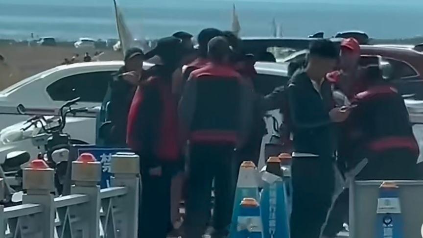 赛里木湖景区致歉遇见美好新疆 旅途口角争执各地偶有发生，但这次事件舆论层层发酵，