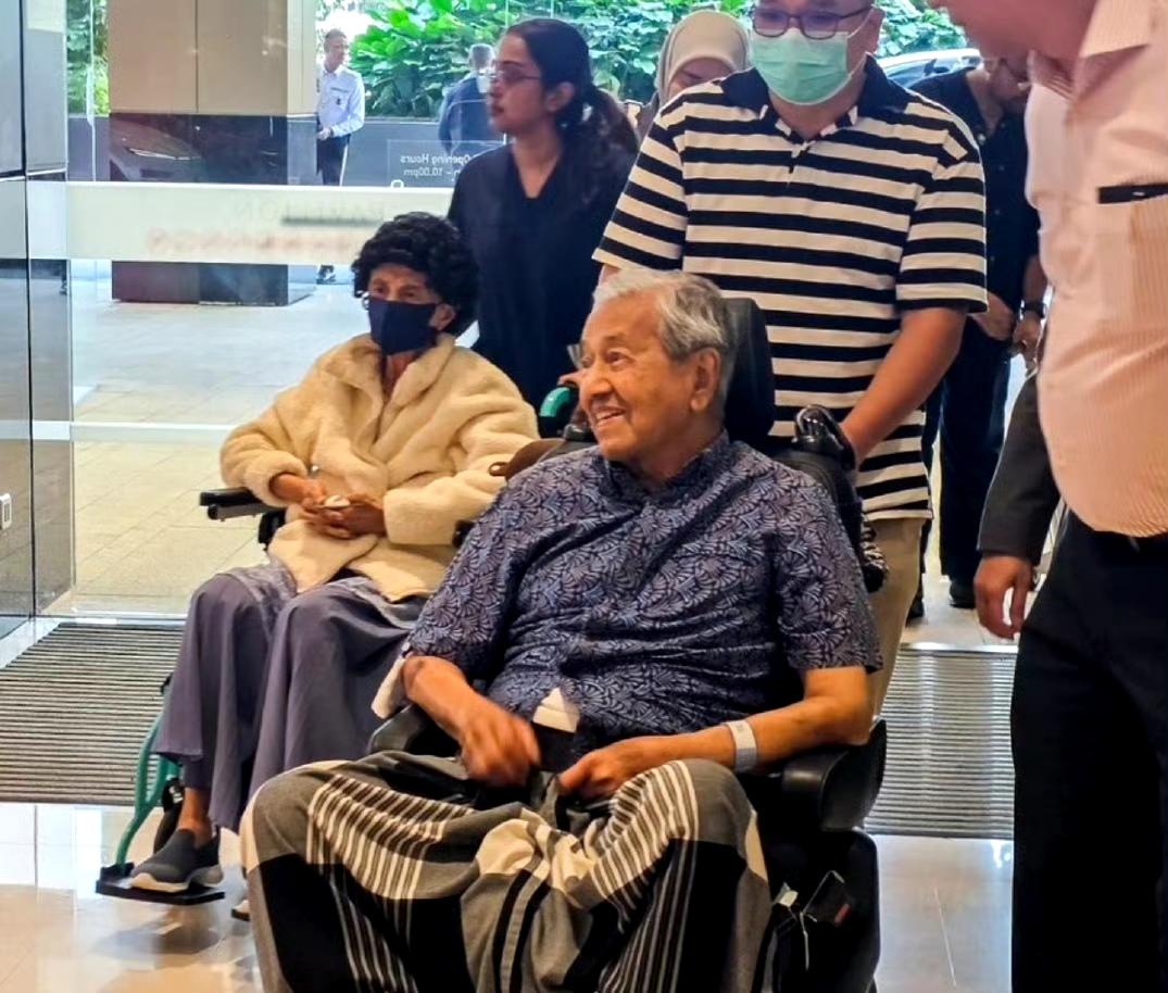 101岁的马哈蒂尔近来健康状况不佳，多次入院。
近僚透露，老马不会再涉足政坛，也