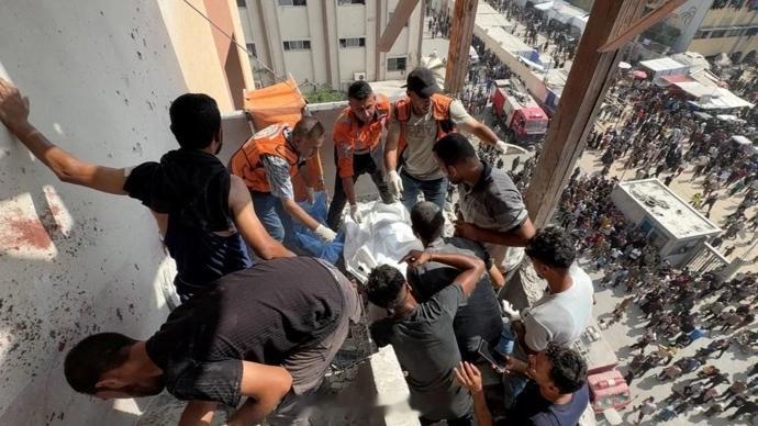 【以色列轰炸加沙医院造成五名记者死亡】8月25日加沙南部的纳赛尔医院遭以色列军队