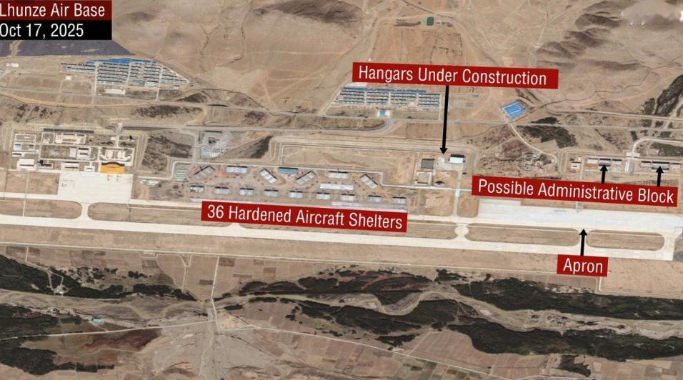 印度媒体报道西藏地区的山南隆子机场，新建的36个加固飞机掩体，已经成型，机场停机