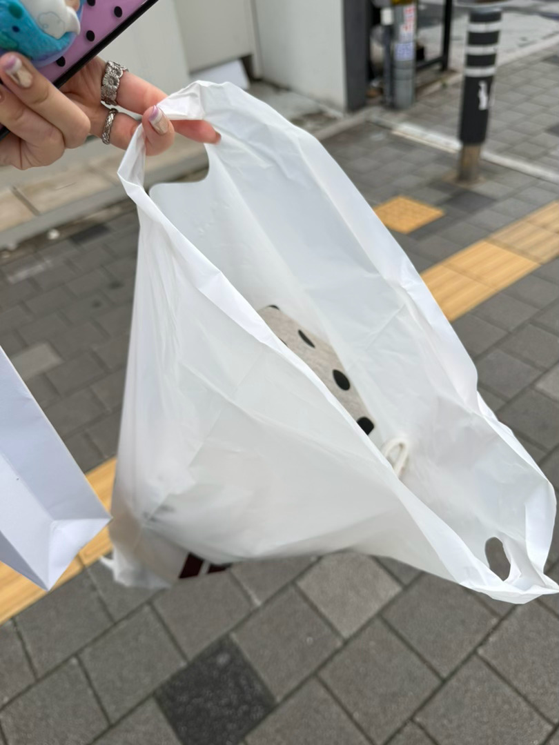 网上说nyunyu是义乌原来是款式我以为说是价格我以为是两元店随便拿结账880。