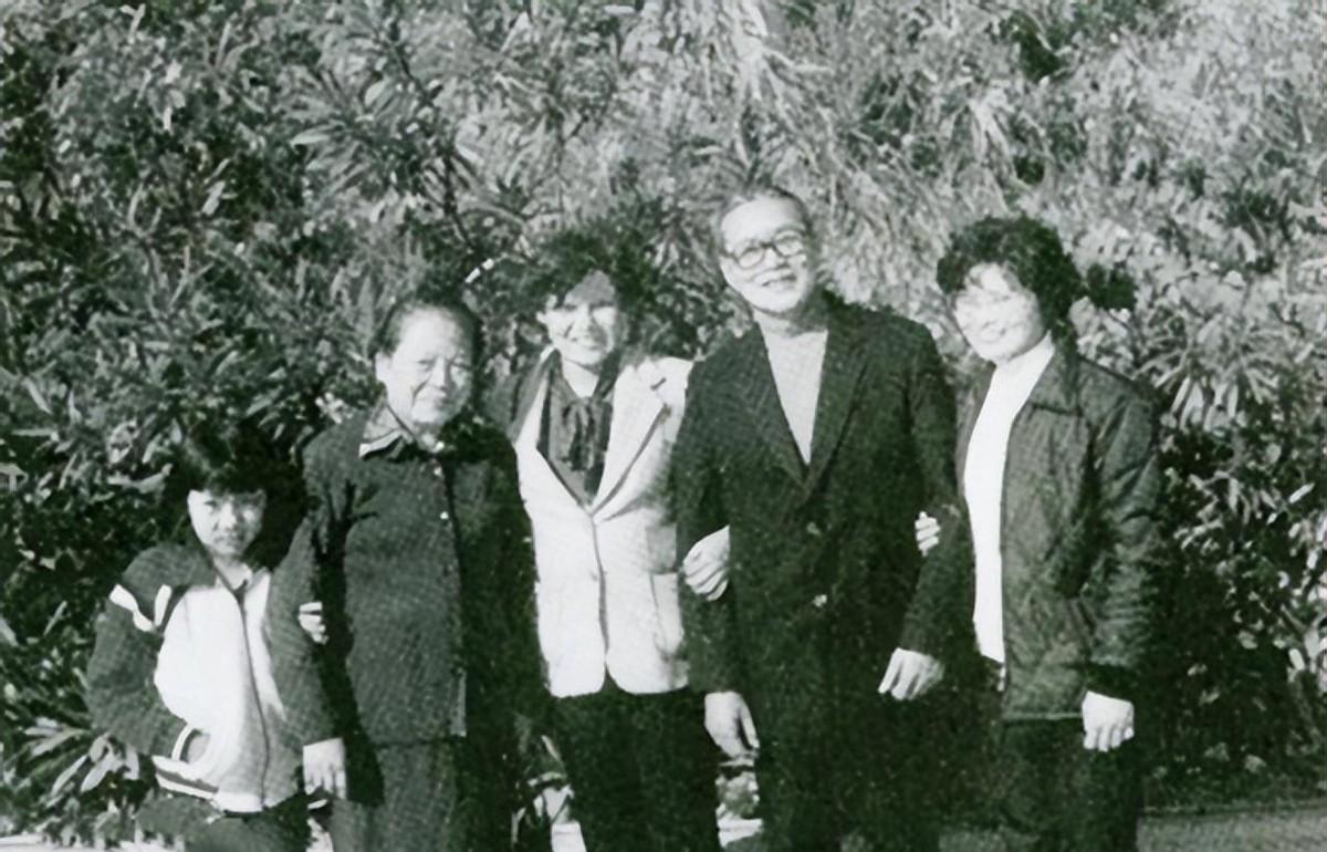 1981年前国民党将领沈醉赴香港探亲，杜聿明反复叮嘱一定要守住自己的晚节！
19