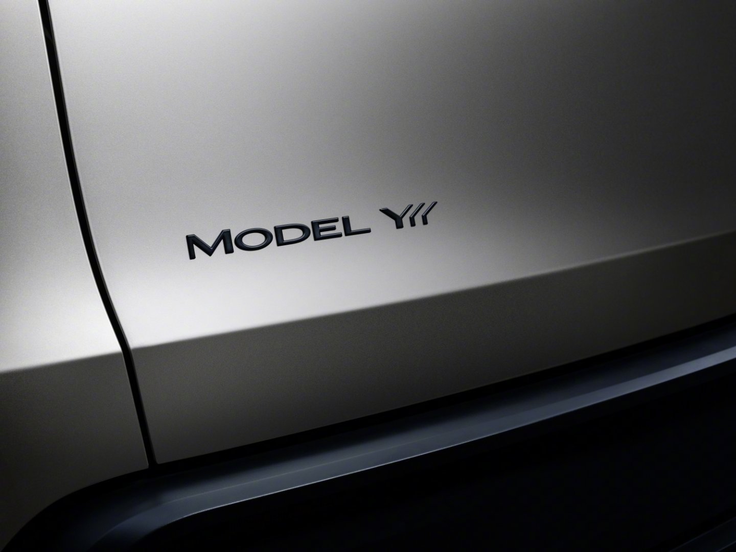 特斯拉ModelYL已到店特斯拉ModelYL售价33.9万元让你们见识一下极端
