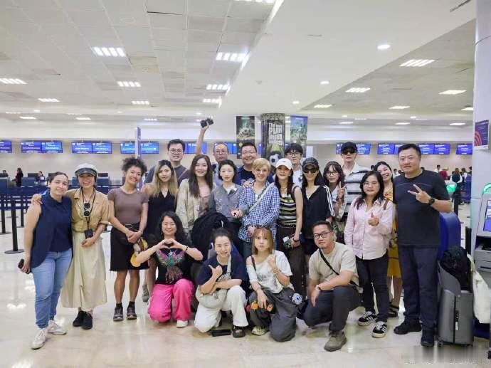 花少8全员落地上海花儿与少年 历时28天的南美跨国旅程圆满画上句号！《花儿与少年