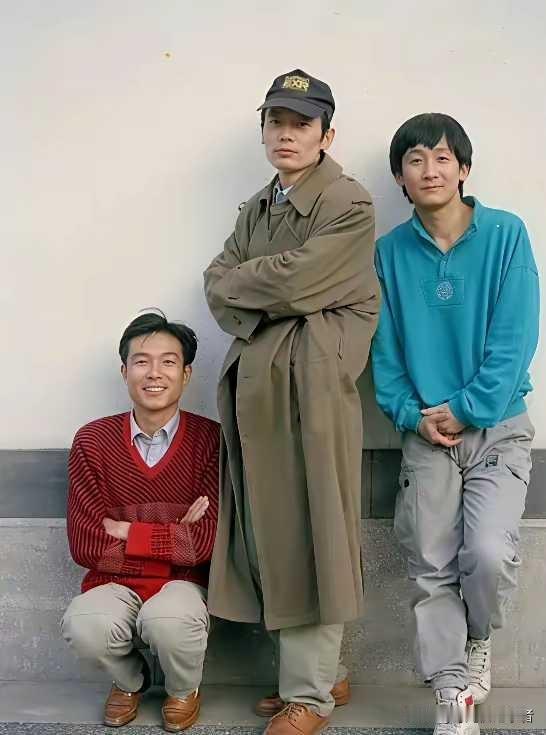 葛优、梁天、谢园，曾经搞笑界的领军人物，也是铁三角，那时候很多情景剧少不了他们。