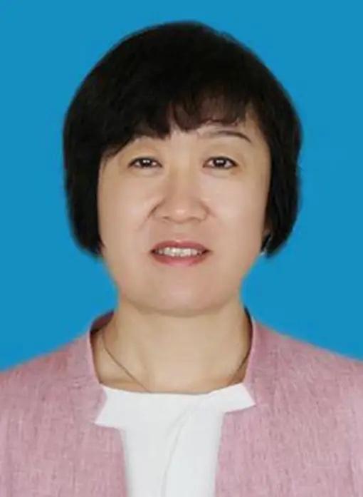 70后的吴彬！还算很年轻啊！

曾任新疆巴音郭楞州委常委，新疆生产建设兵团二师铁