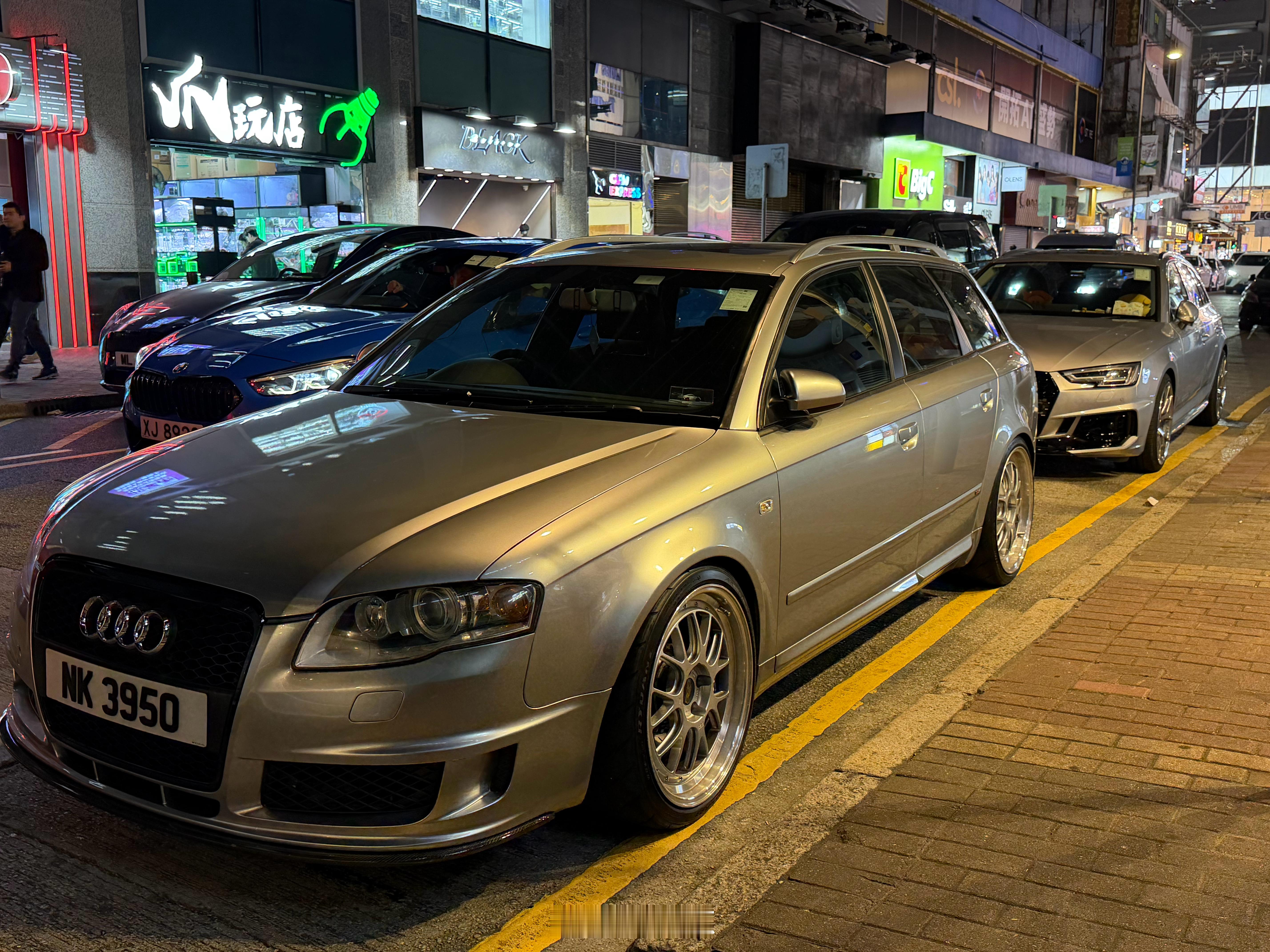 两代A4瓦罐同框，你喜欢哪个多点？奥迪