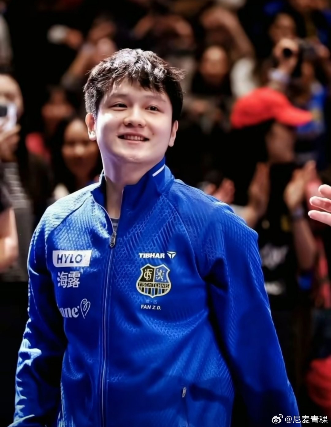 遇到难回答的问题就学樊振东 现在，输球行，赢球也行，遇到难回答的问题就摇头晃脑战