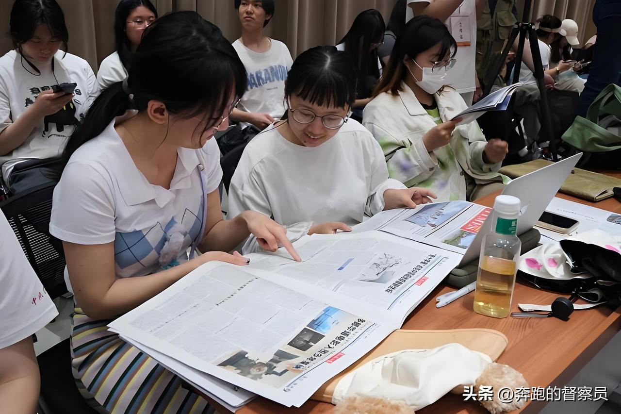 现在职场出现一个极其诡异、所有人都看不懂的死循环：企业常年挂岗招人，永远招不到合