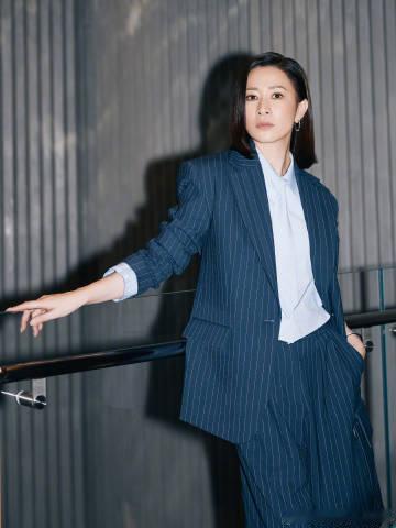 佘诗曼被问王大陆逃兵役被抓的反应 小表情好可爱…但这种问题问人家干嘛 