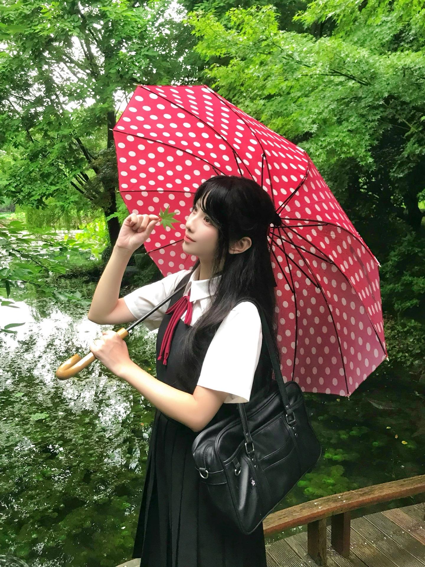 我本想下完这场雨就去找你的 哪知道这场雨绵绵不绝