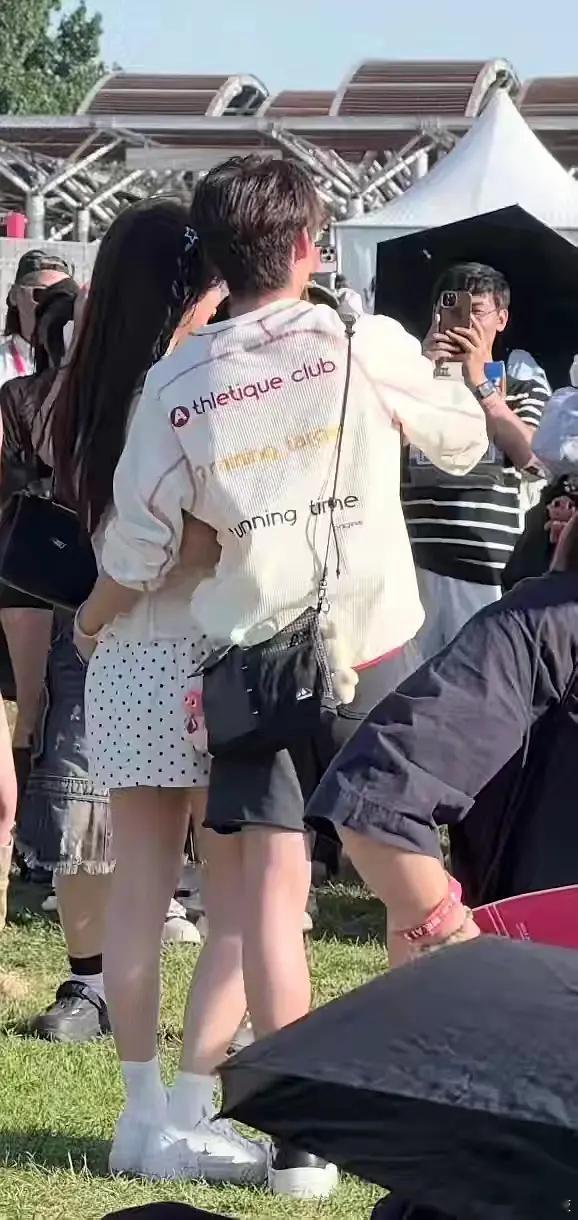 怦然心动20岁  愉阳｜依旧半包围 依旧搂腰怦然心动20岁