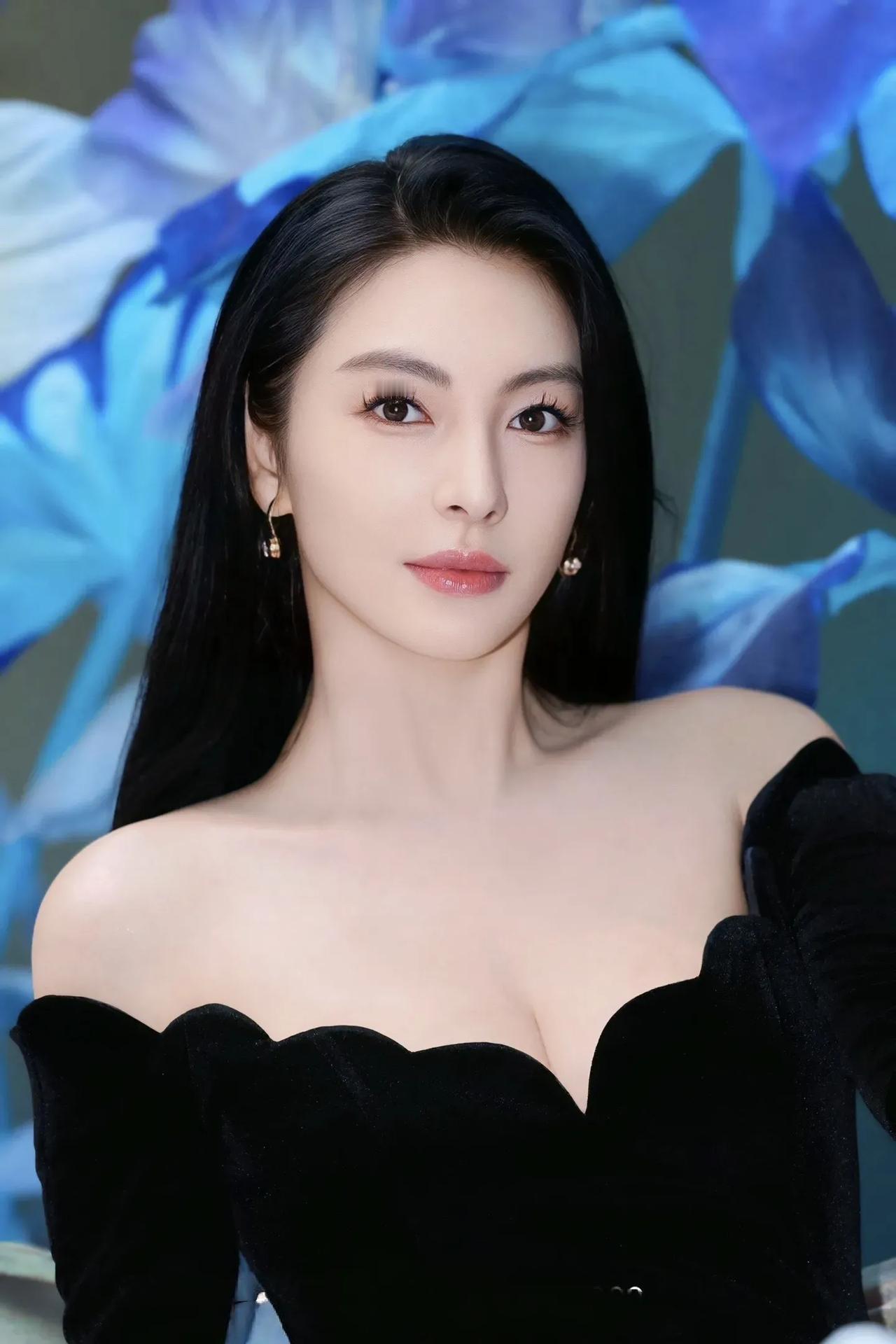 丁卯 戊申 己丑，张雨绮是很明显的食伤生财人，原局年干丁火偏印就不做好，所以小时