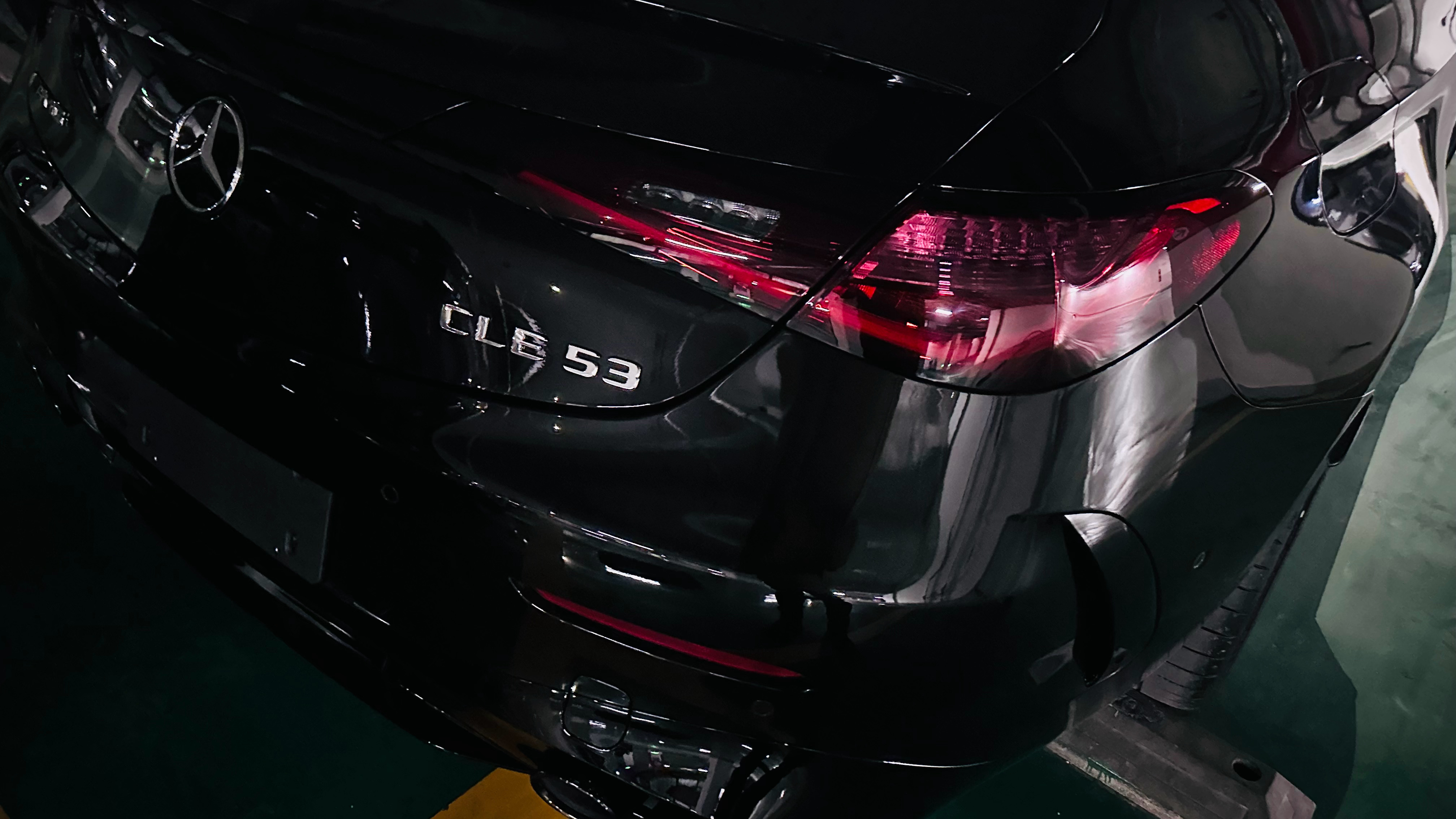 到家就看到邻居喜提的大新车了AMG CLE53很好，我喜欢。别不正经说车