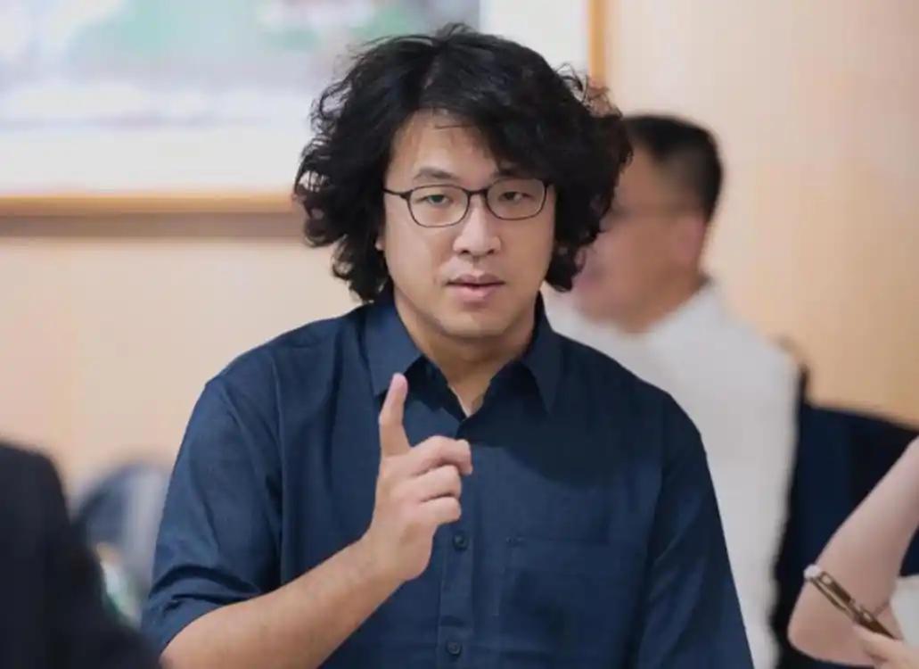 沈伯洋他还能蹦哒几天？白家已经摆到他面前了，还在耍什么嘴炮！广东有句俗话叫死鸡撑