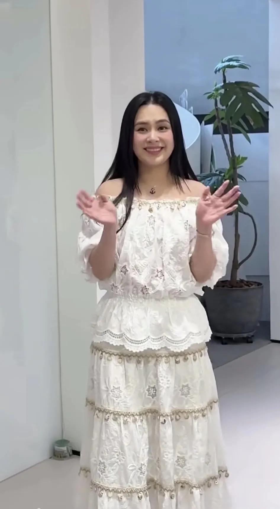 阿娇敢胖🉐肆意，证明她心态很咸鱼，没想过要用最佳状态去拼工作……

从阿娇童年