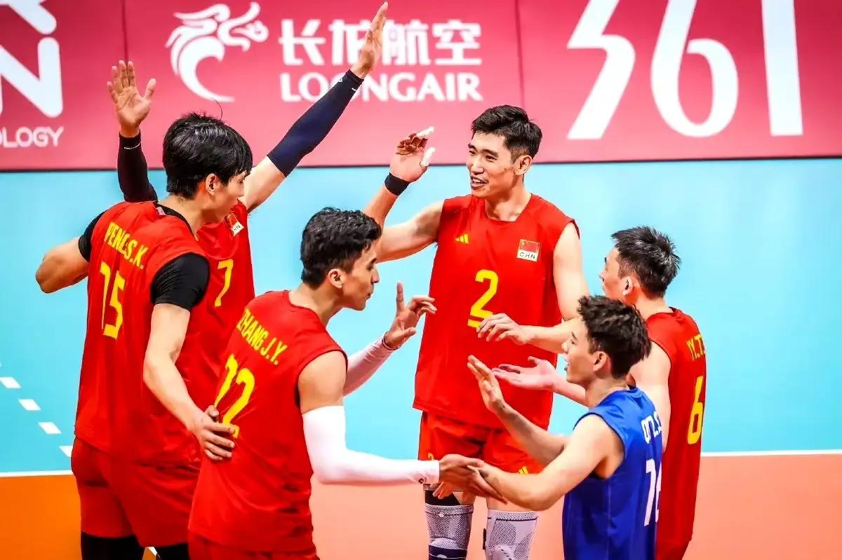男排奥资赛C组今日在中国西安开打，中国男排晚上19:30迎战保加利亚男排[加油]