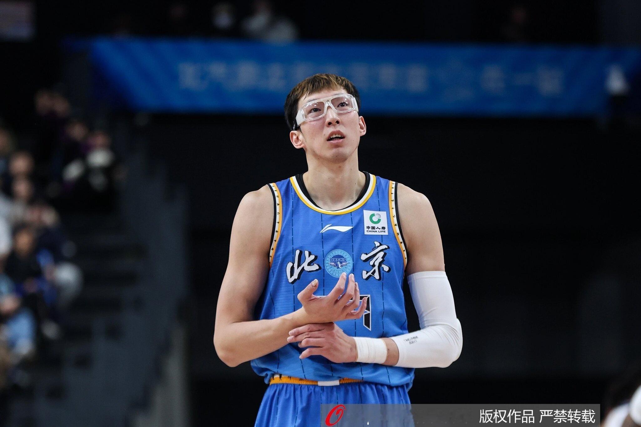 昨晚北京北汽男篮对阵天津，周琦拿到23分13篮板，这是他本赛季第一次单场20+。