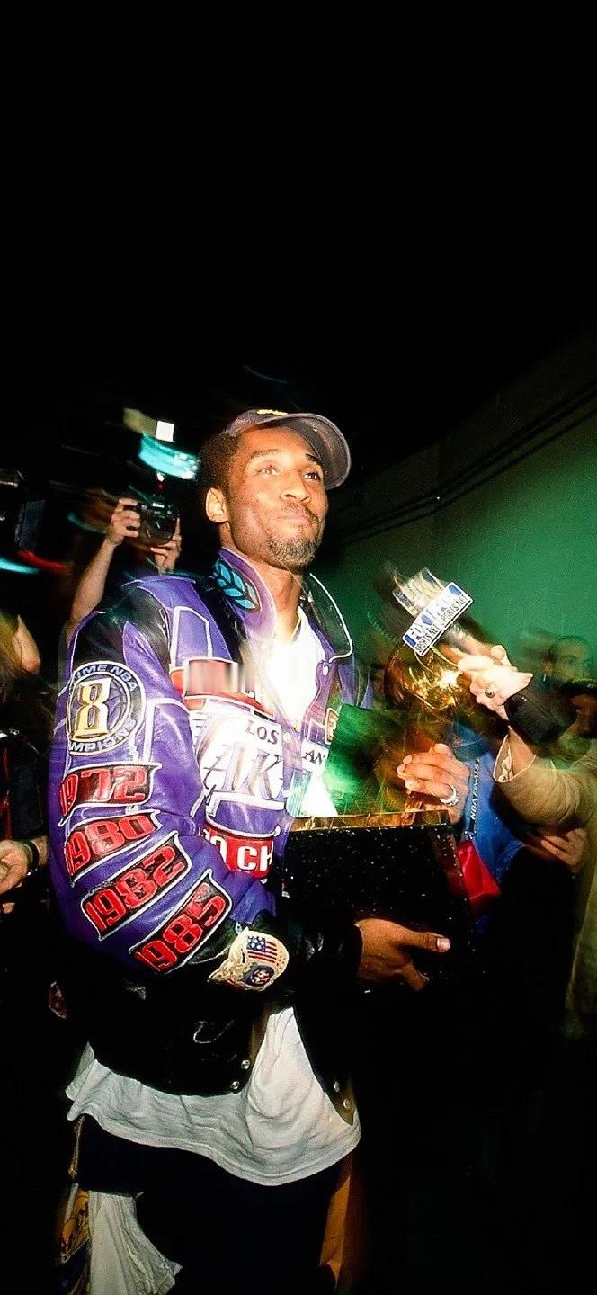 凌晨四点🕓💜💛科比KobeBryant凌晨四点 ​​​
