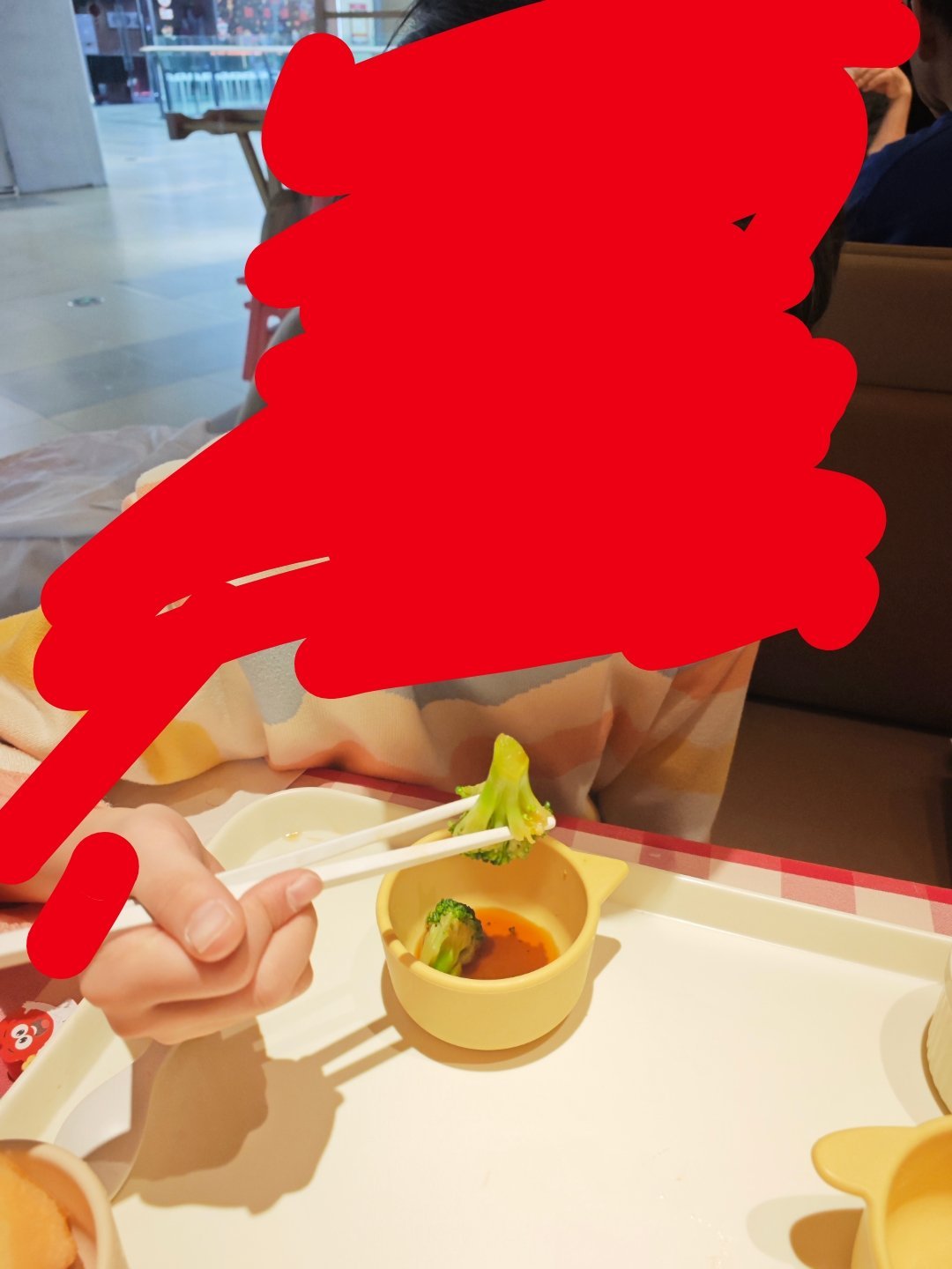 西贝真是有毒啊，昨天晚上带孩子吃过西贝了，然后和孩子商量中午吃啥，她说还吃西贝，