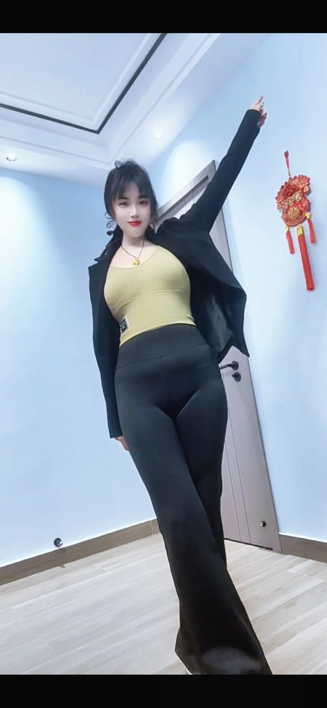 非要白色吗？黑色才是金典啊哈哈哈哈