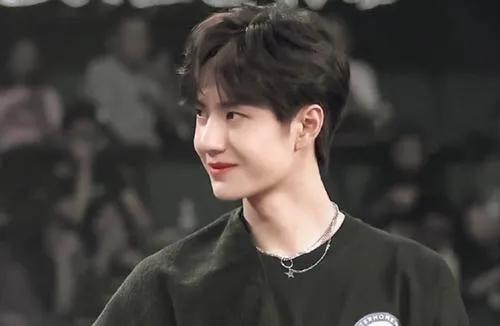 #你喜欢王一博吗#

王一博目前是新生代演员中的佼佼者，在影视剧界，人气不断攀升