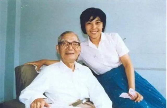 1967年，妻子刚去世，快80岁的茅以升就和6个孩子商议，想要续娶，当他说出女人