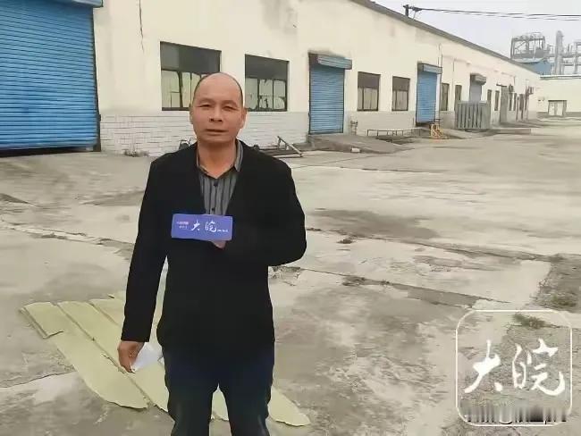 面对“斥资千万建厂却深陷办证困境”的姚总，眼前摆着两条截然不同的道路：

一、假