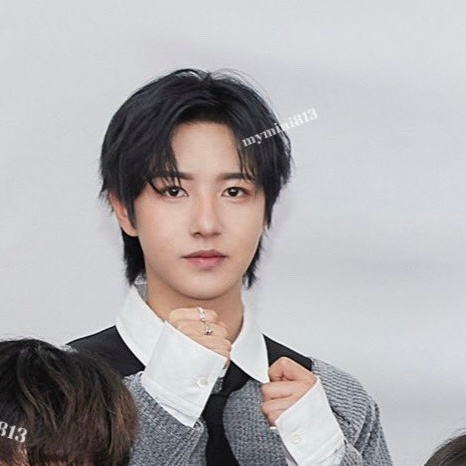 黄仁俊[超话]  hrj  黄仁俊  🤲🏻谁老公？我老公！ 