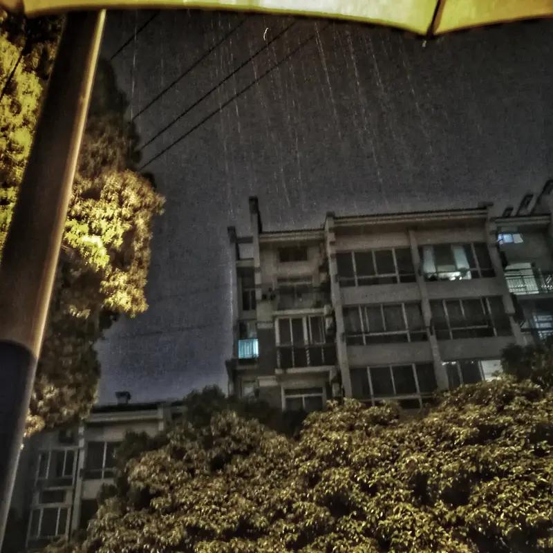 半盏清茶听夜雨，诚邀下联友友请邀对下联 
上联：半盏清茶听夜雨，
下联：一壶浊酒