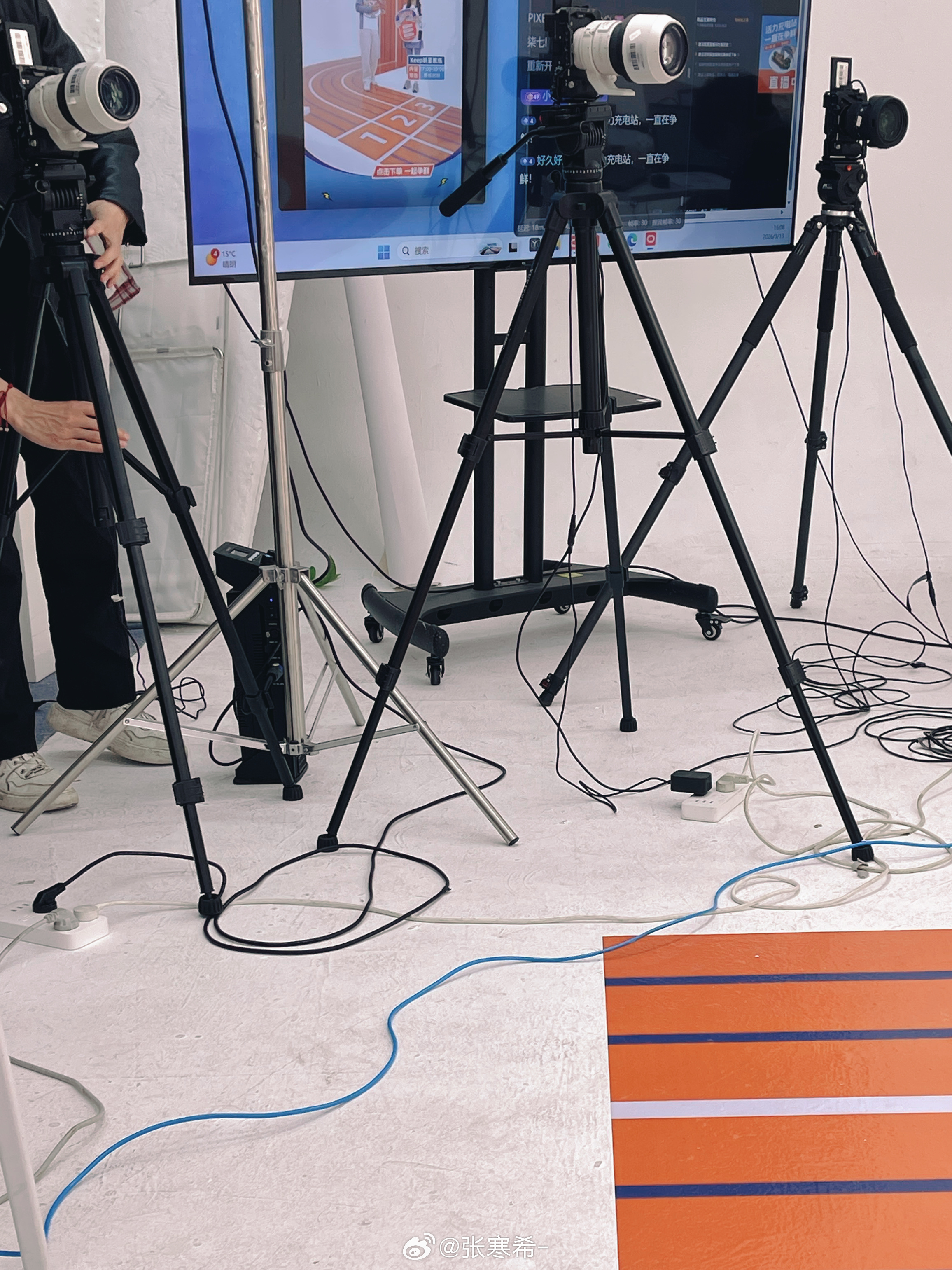 今年的感悟: 实实在在的生活 能做点喜欢的事情 再做一点突破 学习一点新技能 