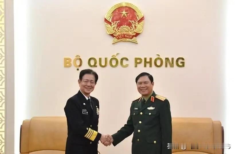 越南外交部的女发言人表示承认一个中国原则，而且在答复日本记者提问时表示“只要境外