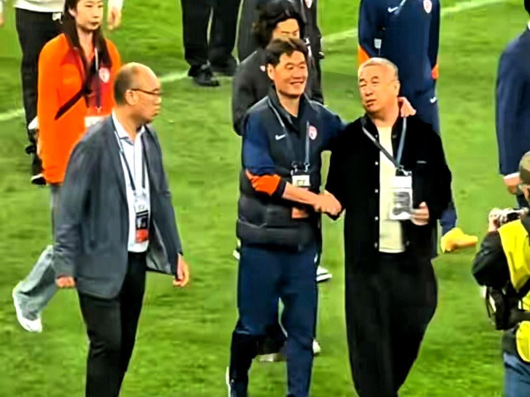 2026赛季，青岛海牛难了，大概率要降级，怪不得李霄鹏赶紧辞职了。
2025赛季